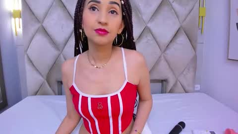 Violett  online show from February 10, 8:12 pm