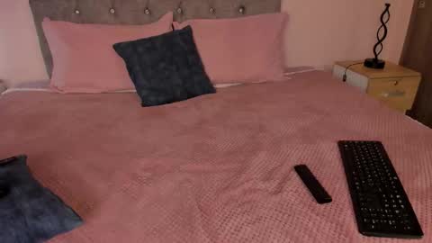 violetta independent model online show from September 11, 6:36 am