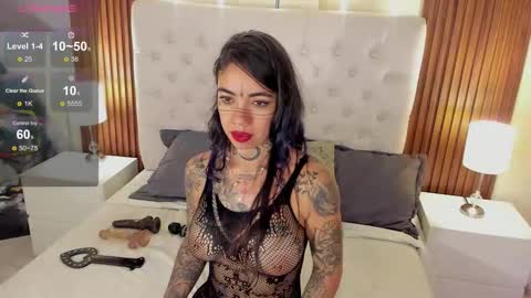 violettaalemida online show from December 17, 1:04 pm