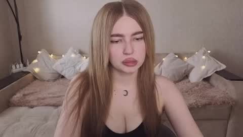 ViolettaOtis online show from June 2, 1:12 pm