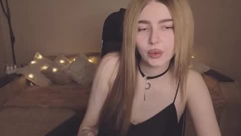 ViolettaOtis online show from November 28, 2:20 pm