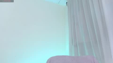 Violett online show from May 16, 7:11 am