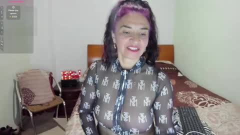 violleeet_ online show from April 30, 11:19 pm