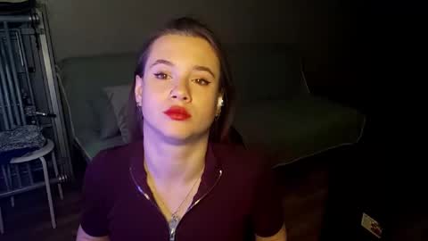 Mia online show from October 27, 11:50 am