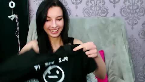 VirginLuna online show from December 4, 9:26 pm