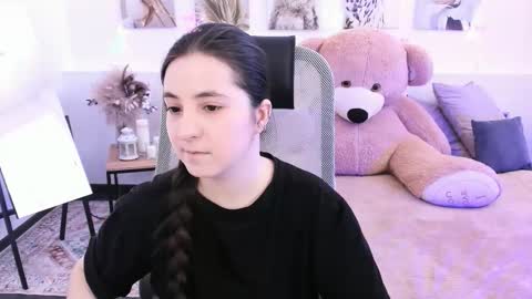 your love online show from March 10, 7:45 am