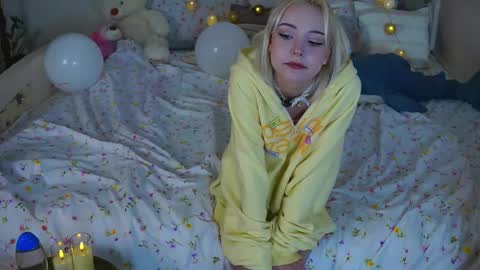 Vivi online show from November 3, 1:15 pm