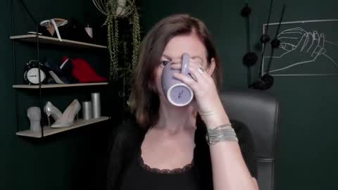 Vivian online show from September 17, 6:44 am