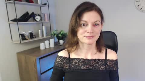 Vivian online show from February 24, 6:58 am