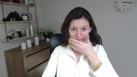 Vivian online show from February 3, 5:24 pm