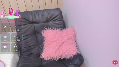 Vivian online show from November 18, 11:33 am