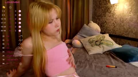 Mia Skaidrite online show from November 13, 9:52 am