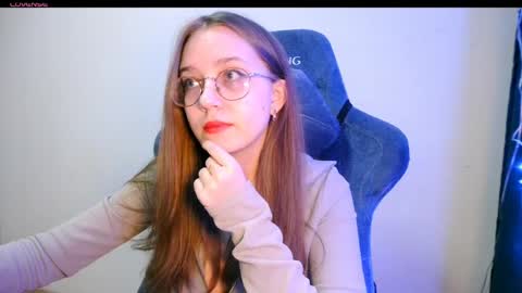 vivivivikkie online show from April 8, 9:28 pm