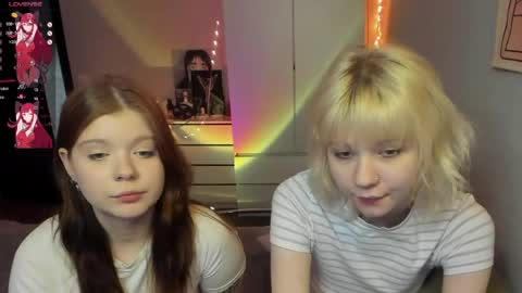chatur babes Goldie and Scarlett online show from May 16, 12:24 am