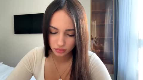 Miss Mia online show from March 27, 2:40 pm