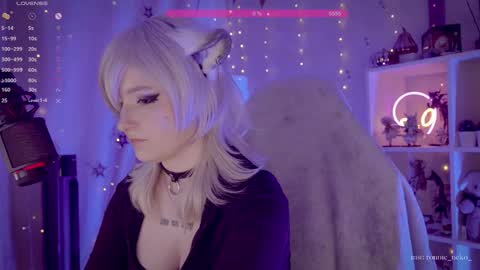 Snapshot of vronnier chatting on October 11, 5:26 pm vronnier online show from October 11, 5:26 pm