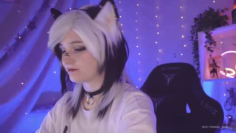 Snapshot of vronnier chatting on March 8, 4:05 pm vronnier online show from March 8, 4:05 pm