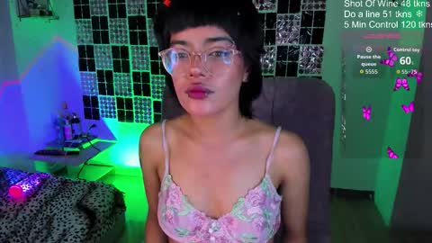 Snapshot of weed420moni chatting on September 17, 7:50 am weed420moni online show from September 17, 7:50 am