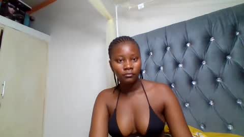 wet_pussieyy online show from August 5, 8:31 am