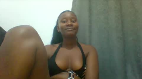 wet_pussieyy online show from November 29, 9:30 pm