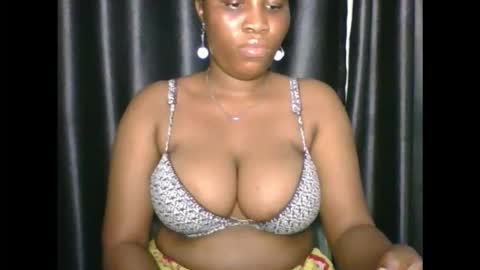 Snapshot of wetfatpussy_ chatting on October 21, 12:36 am wetfatpussy_ online show from October 21, 12:36 am