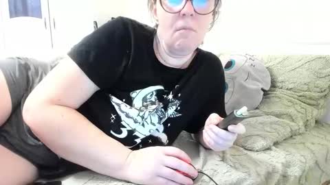 Snapshot of wetladyjoy chatting on February 12, 7:02 am Amy online show from February 12, 7:02 am