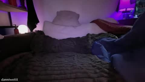 danni online show from February 9, 5:26 pm