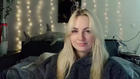 whitehex666 online show from November 29, 6:45 pm