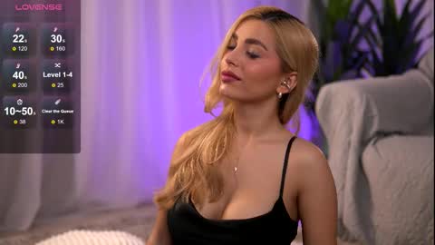 whitneyandrews online show from December 18, 5:45 am