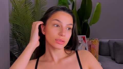 whoislulu online show from December 19, 9:49 pm