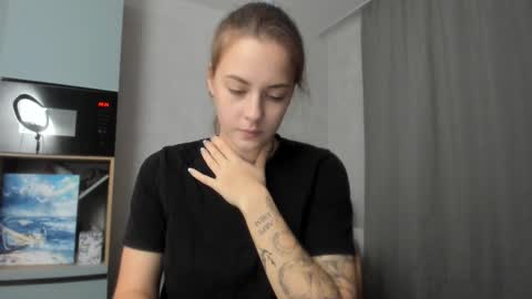 Snapshot of why_again_me chatting on October 16, 5:26 pm Veronica online show from October 16, 5:26 pm
