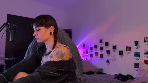 iggy iggz online show from June 23, 1:58 am