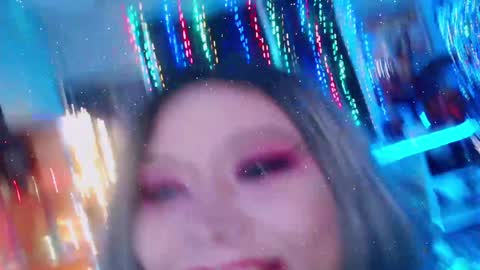 Snapshot of wickedxqueen chatting on January 13, 4:18 am Laura  online show from January 13, 4:18 am
