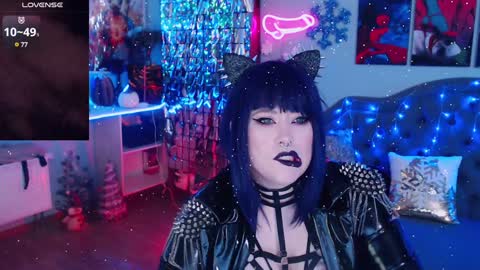 Snapshot of wickedxqueen chatting on January 5, 3:45 pm Laura  online show from January 5, 3:45 pm