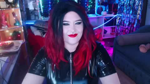 Snapshot of wickedxqueen chatting on January 19, 11:12 am Laura  online show from January 19, 11:12 am