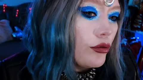 Snapshot of wickedxqueen chatting on December 28, 4:41 pm Laura  online show from December 28, 4:41 pm