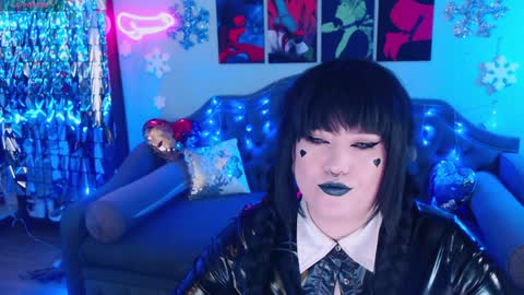 Snapshot of wickedxqueen chatting on January 7, 9:57 pm Laura  online show from January 7, 9:57 pm
