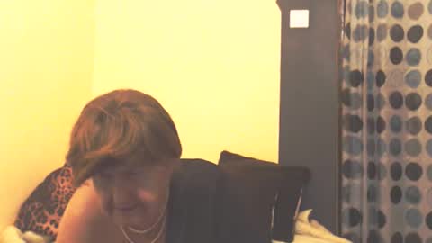 WildRedCat online show from February 8, 10:01 pm