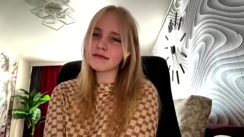 Anny online show from May 21, 1:09 pm