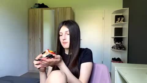 Mari online show from June 22, 10:01 am
