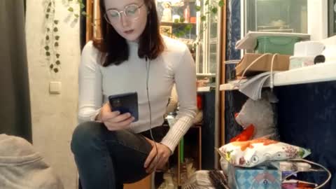 Phoebe online show from February 19, 8:51 pm