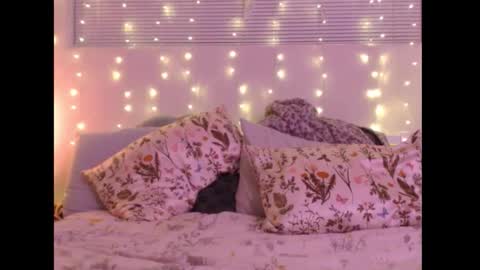 Eevie online show from February 4, 2:36 am