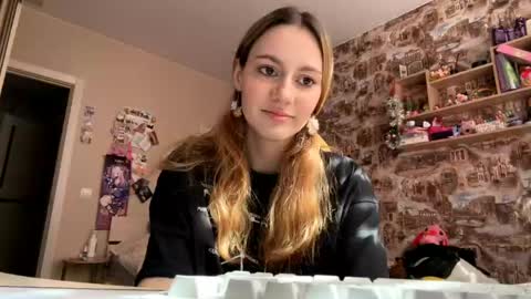 Alya online show from May 2, 8:06 am