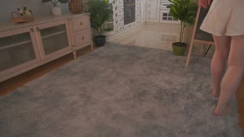Lillian online show from May 12, 3:04 am