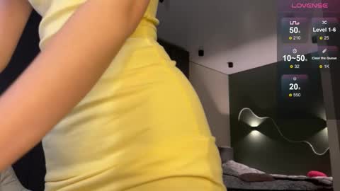 Isobelle online show from October 15, 3:58 pm