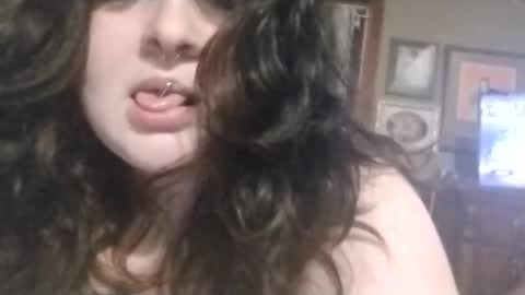 Clementine  online show from April 14, 6:35 am