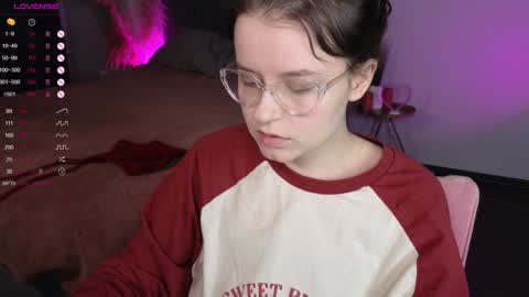 Snapshot of wow_luvng chatting on December 5, 3:06 pm Rebecy online show from December 5, 3:06 pm