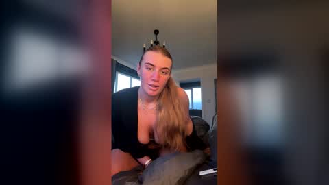 x_mb_x online show from March 19, 6:23 pm