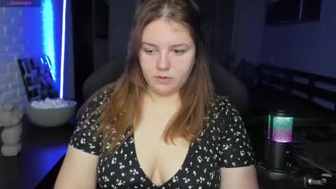 Snapshot of x_nirvana_x chatting on March 2, 2:08 am LOVE NERDS ONLY online show from March 2, 2:08 am