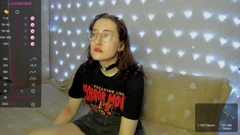 Snapshot of x_purr_agatha_x chatting on January 8, 2:46 am Agatha online show from January 8, 2:46 am